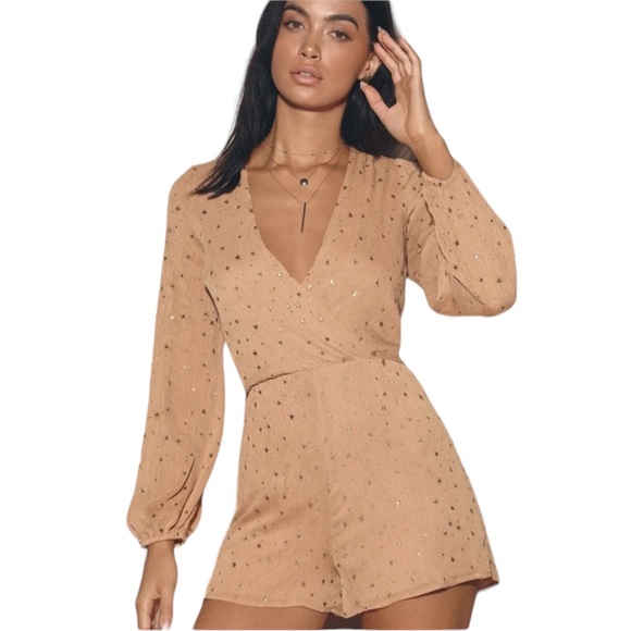 NWT Whimsical Dreams Blush Star Print Surplice Romper M - Picture 3 of 16